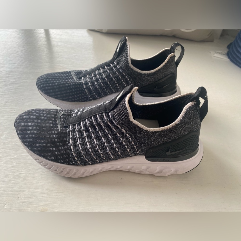 Nike phantom tenashoes size 8